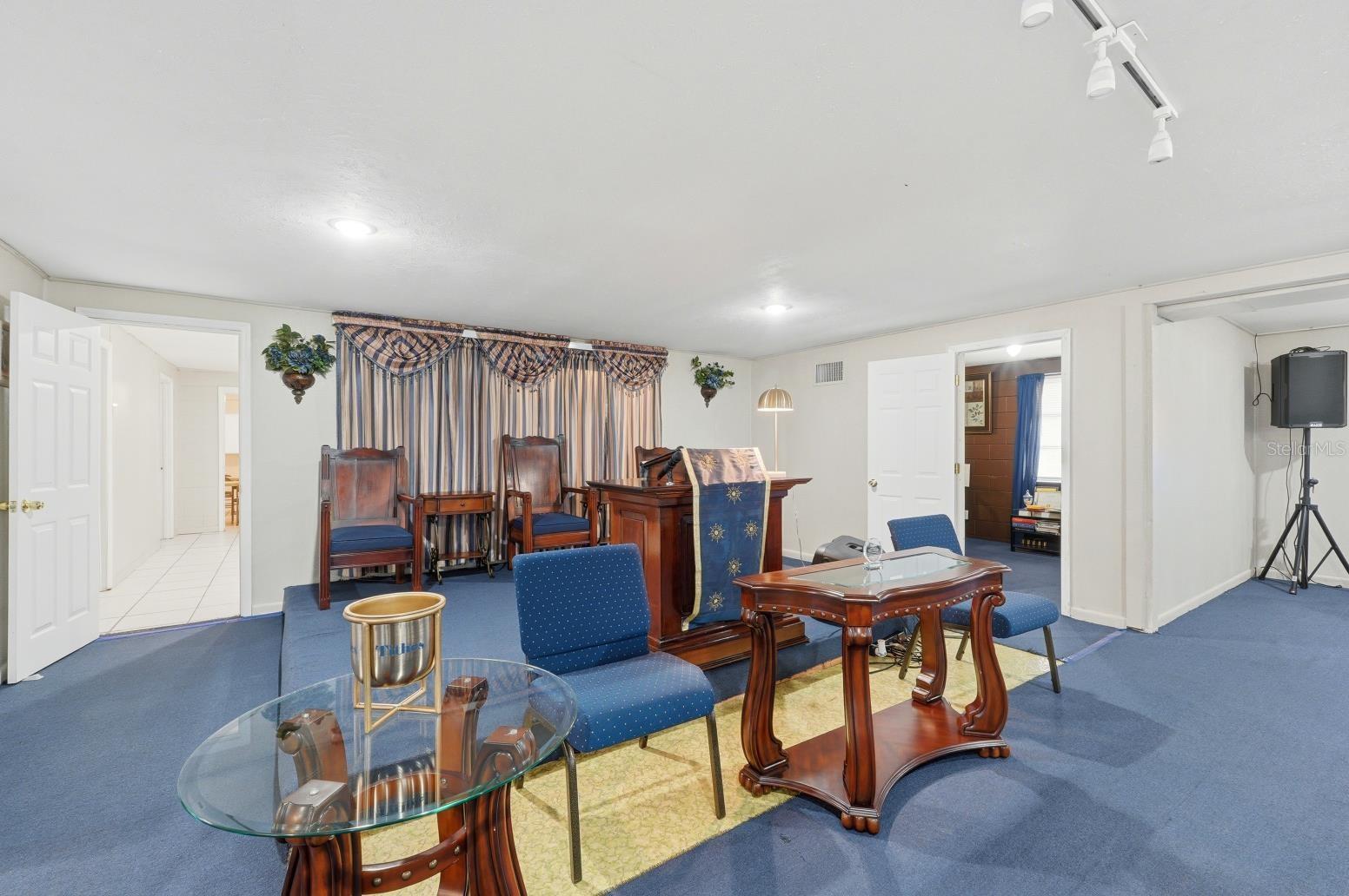 INWOOD - Commercial Sale