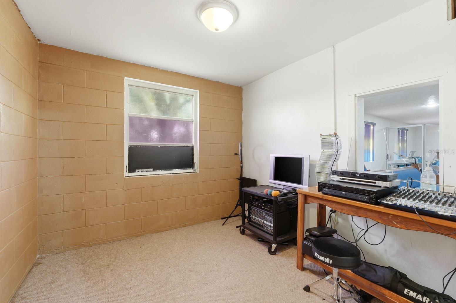 INWOOD - Commercial Sale