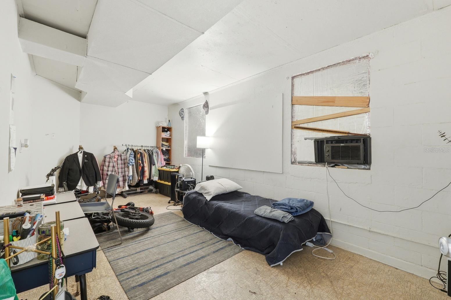 INWOOD - Commercial Sale