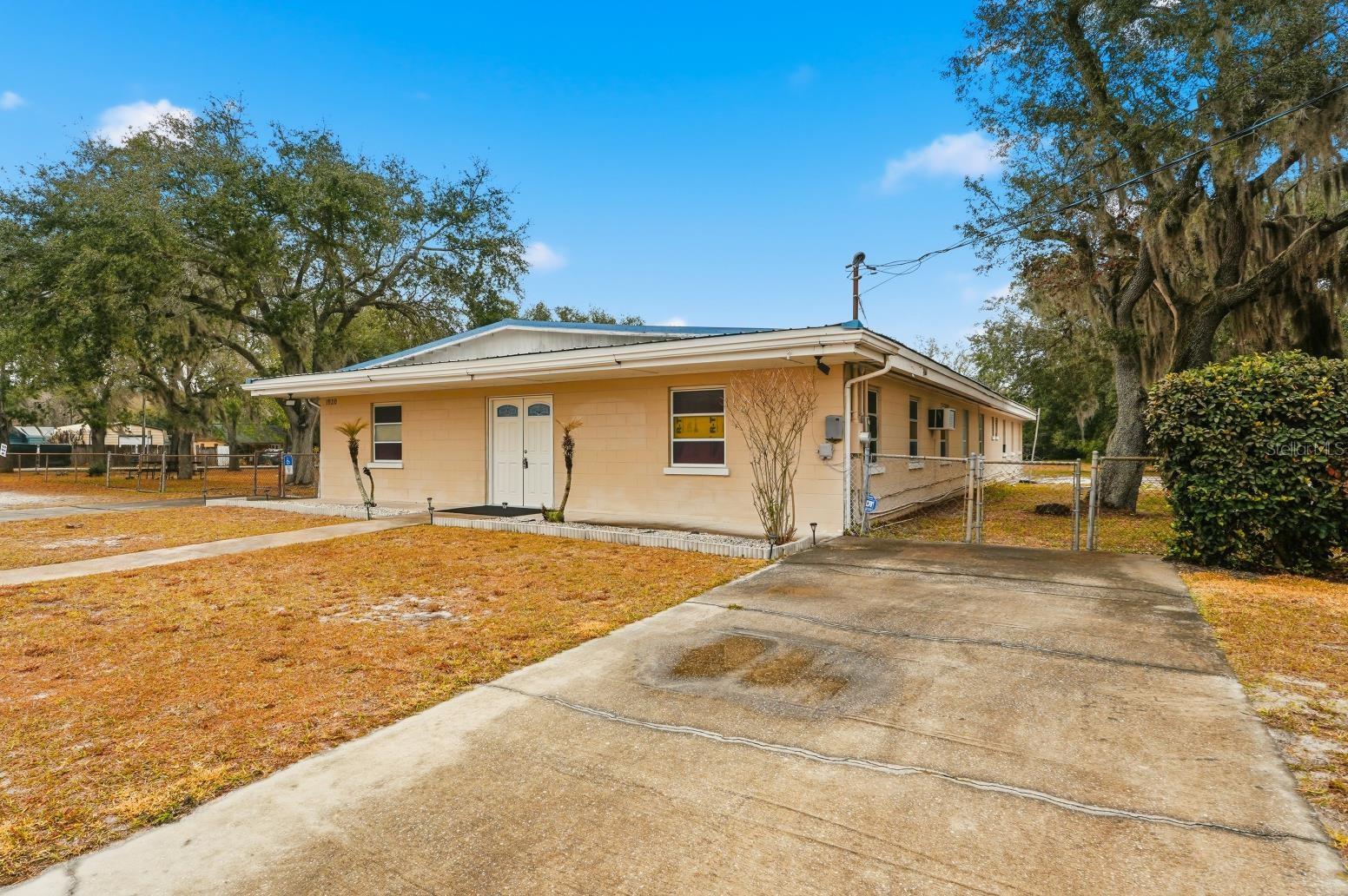 INWOOD - Commercial Sale