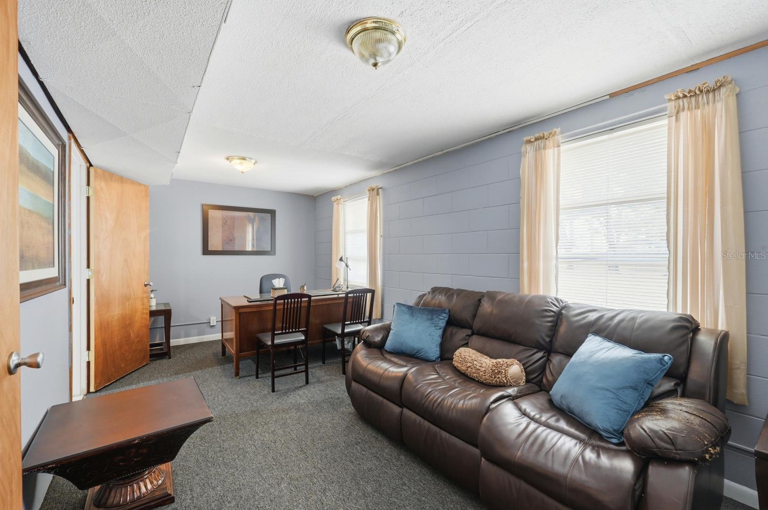 INWOOD - Commercial Sale