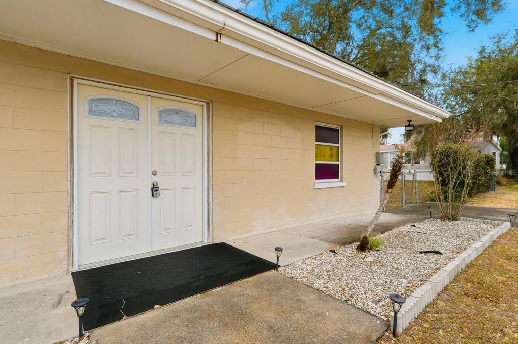 Photo of 1920 40th Street NW, Winter Haven, FL 33881 (MLS # P4937763)