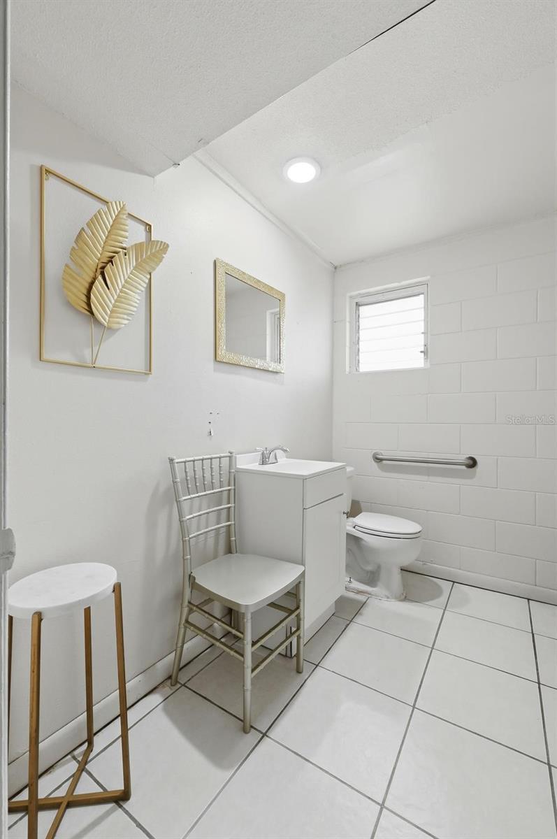 INWOOD - Commercial Sale