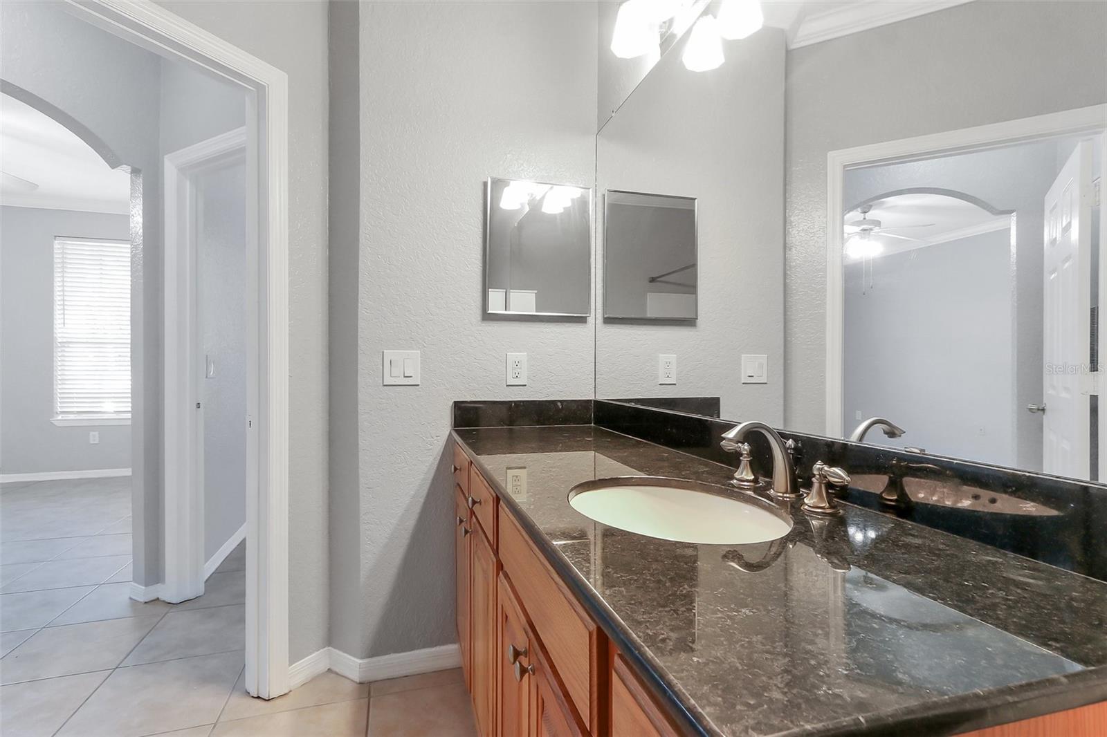 CRESCENT PLACE AT LAKE LOTUS CONDO - Residential