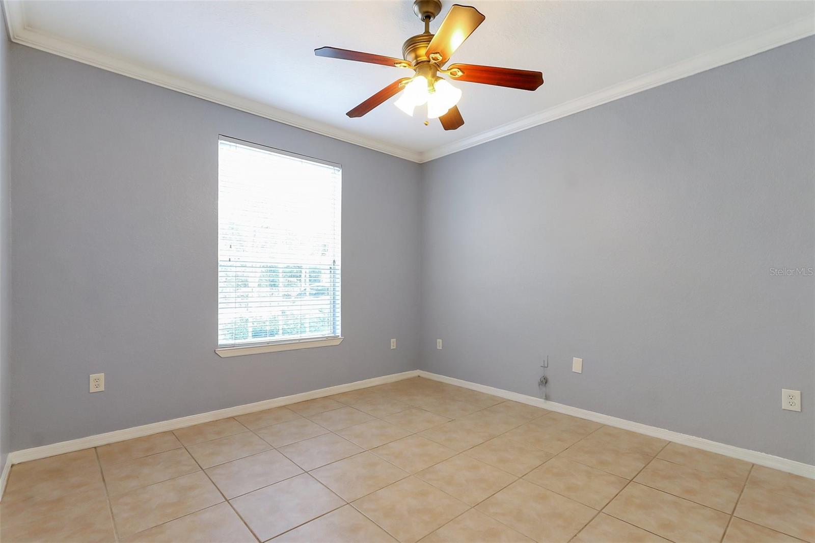 CRESCENT PLACE AT LAKE LOTUS CONDO - Residential