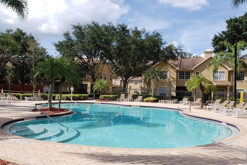 CRESCENT PLACE AT LAKE LOTUS CONDO - Residential