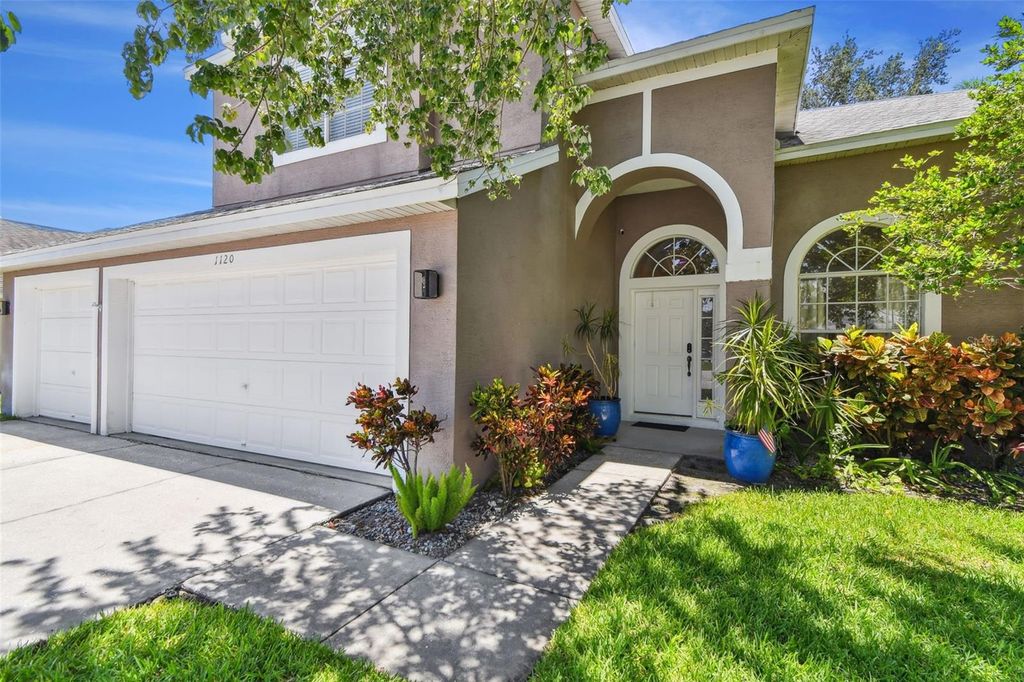 Photo of 1120 Bluffs Circle, Dunedin, FL 34698 (MLS # W7877252)