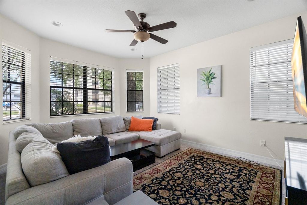 Photo of 316 34th Avenue N, St Petersburg, FL 33704 (MLS # TB8505683)