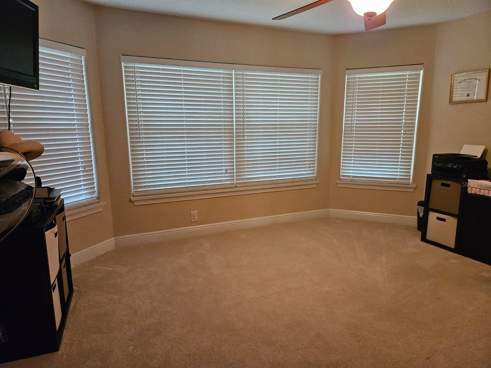 TAVARES LAKE SAUNDERS POINTE LT 01 - Residential