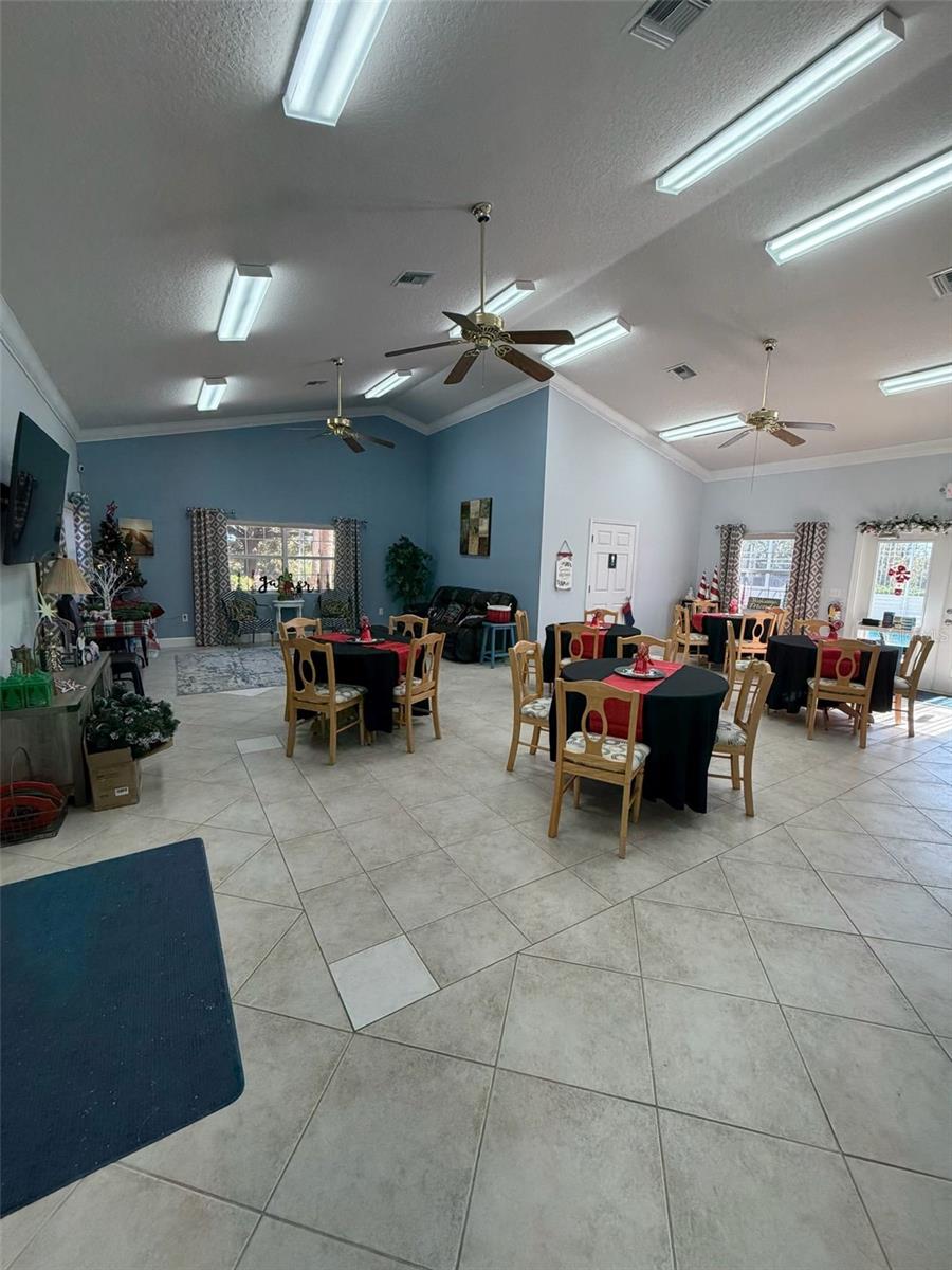 TAVARES LAKE SAUNDERS POINTE LT 01 - Residential