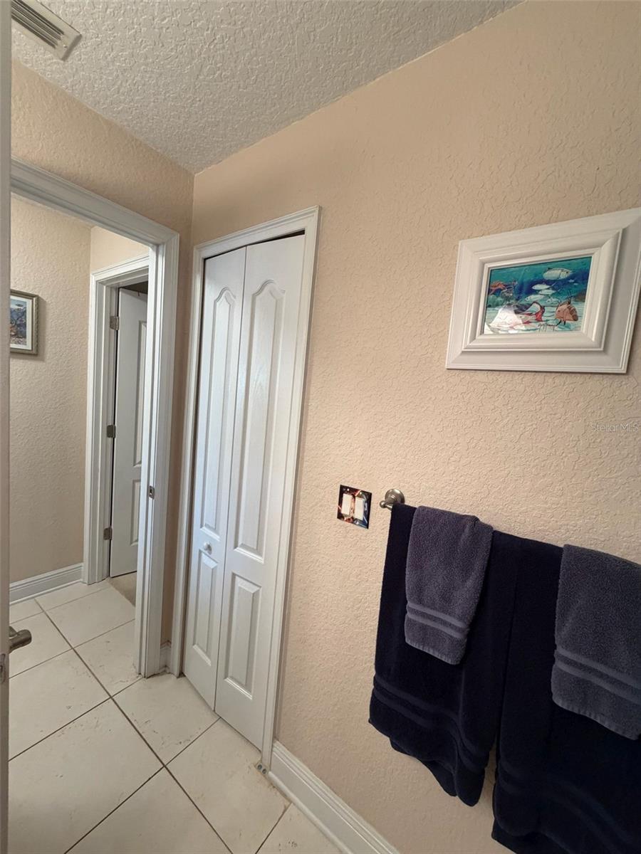 TAVARES LAKE SAUNDERS POINTE LT 01 - Residential