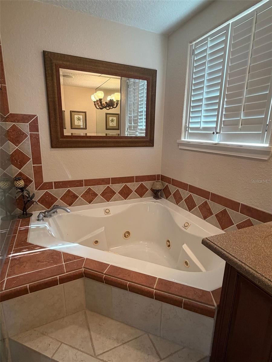 TAVARES LAKE SAUNDERS POINTE LT 01 - Residential