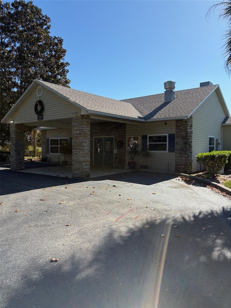 TAVARES LAKE SAUNDERS POINTE LT 01 - Residential