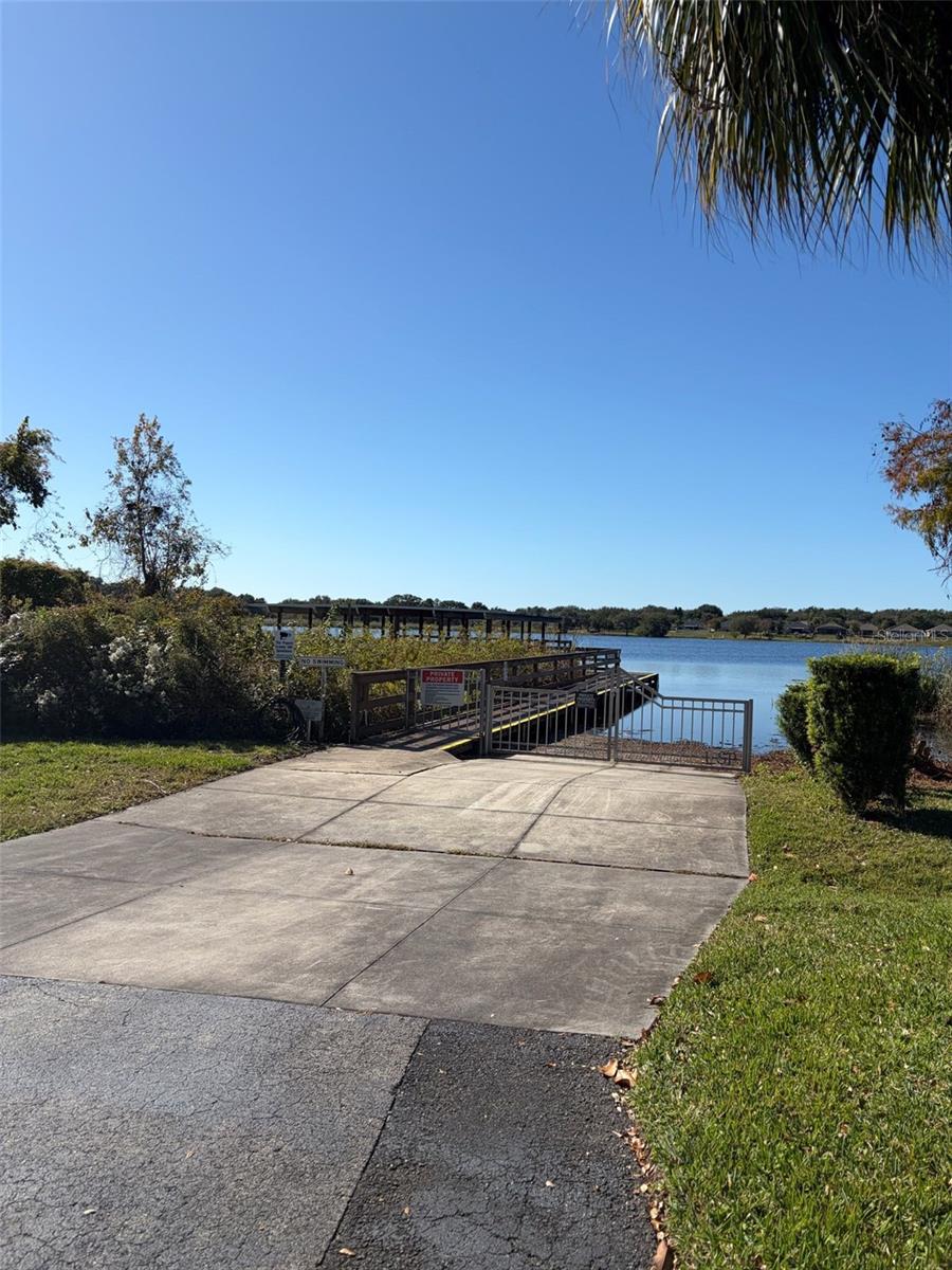 TAVARES LAKE SAUNDERS POINTE LT 01 - Residential