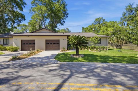 Photo of 3856 NE 19th Street Circle, Ocala, FL 34470 (MLS # OM723243)