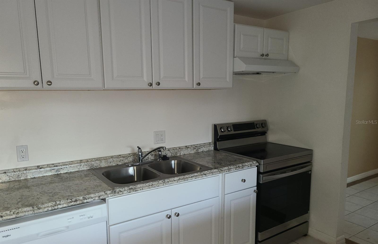 ACORN VILLAGE CONDO PH 05 - Residential