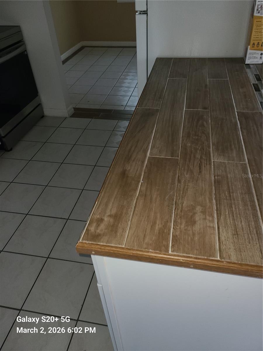 ACORN VILLAGE CONDO PH 05 - Residential