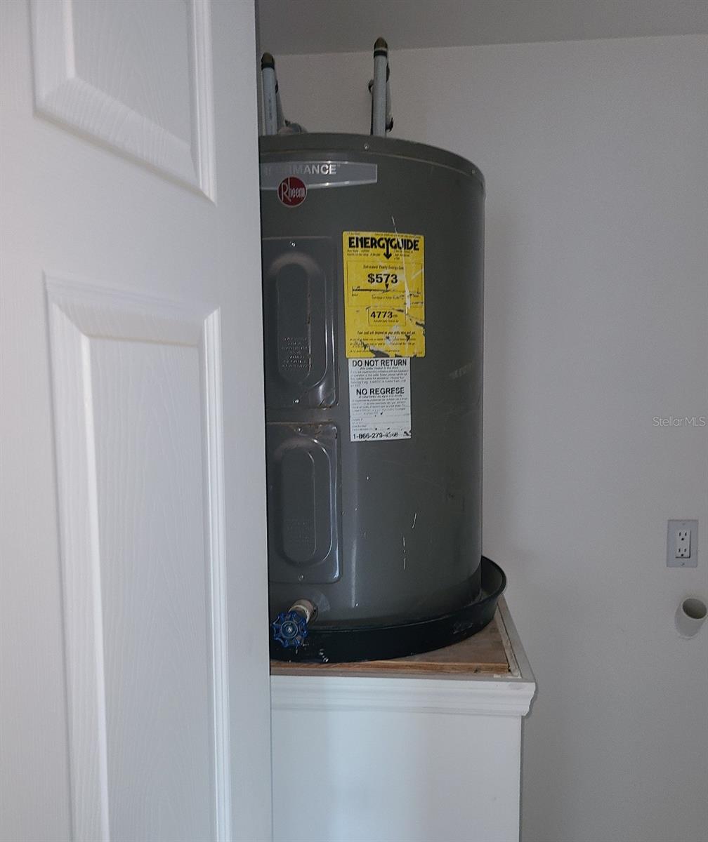 ACORN VILLAGE CONDO PH 05 - Residential