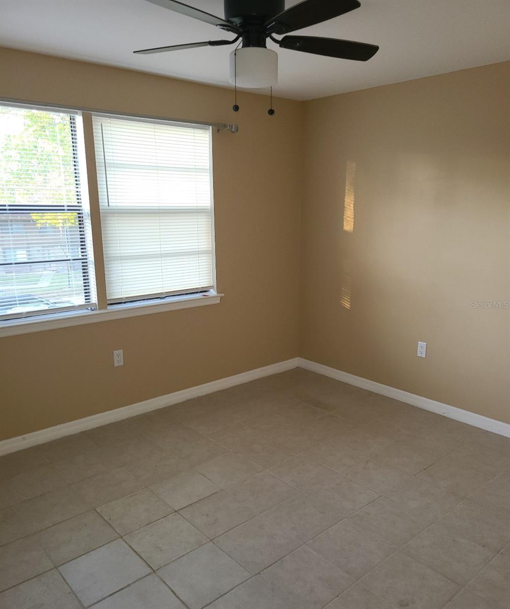 ACORN VILLAGE CONDO PH 05 - Residential