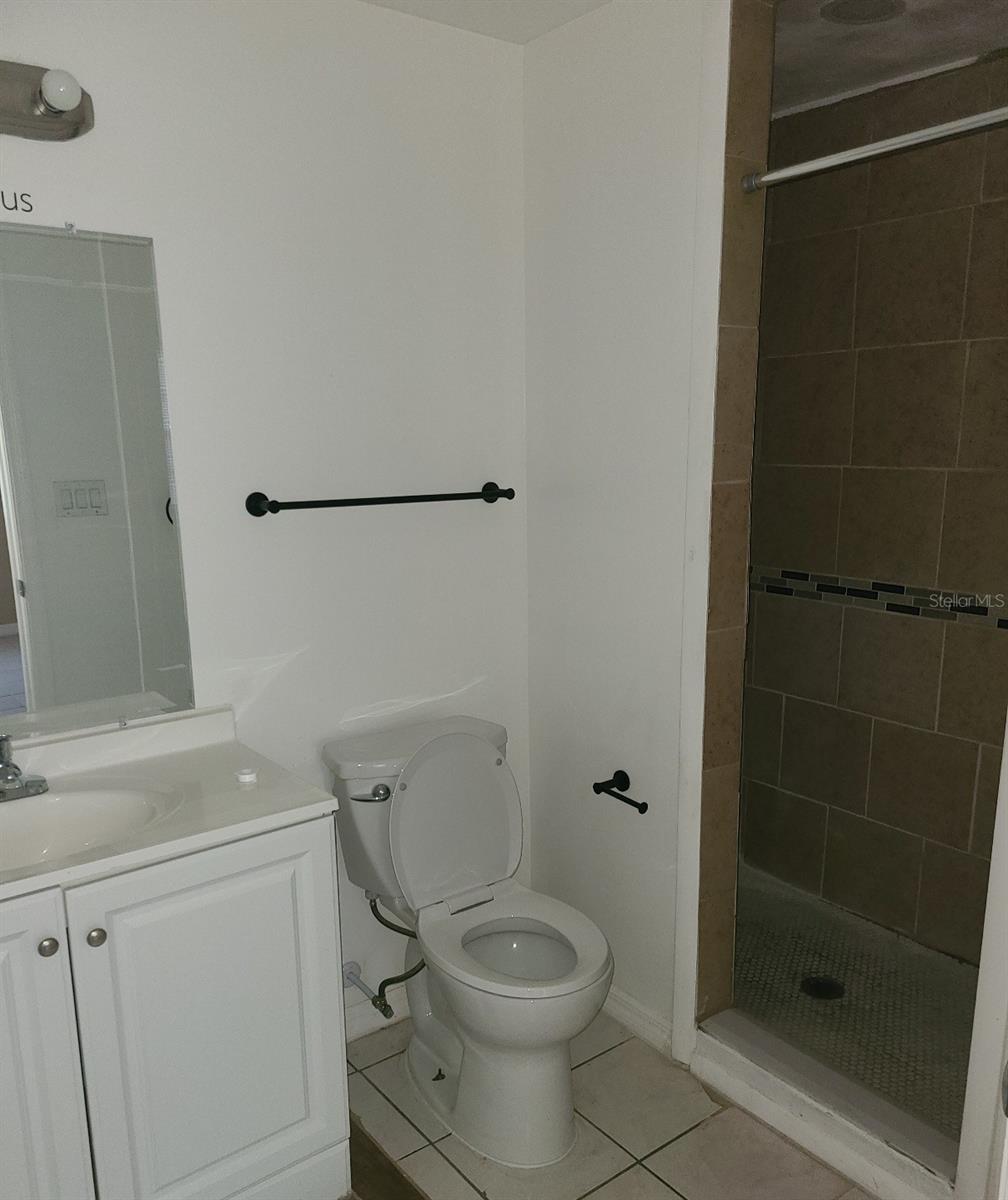 ACORN VILLAGE CONDO PH 05 - Residential