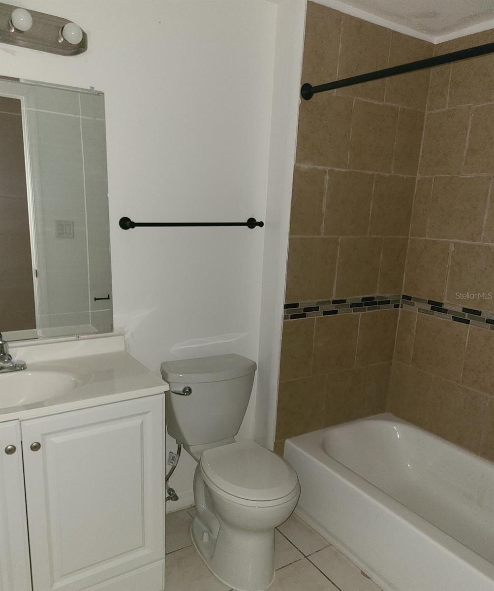 ACORN VILLAGE CONDO PH 05 - Residential