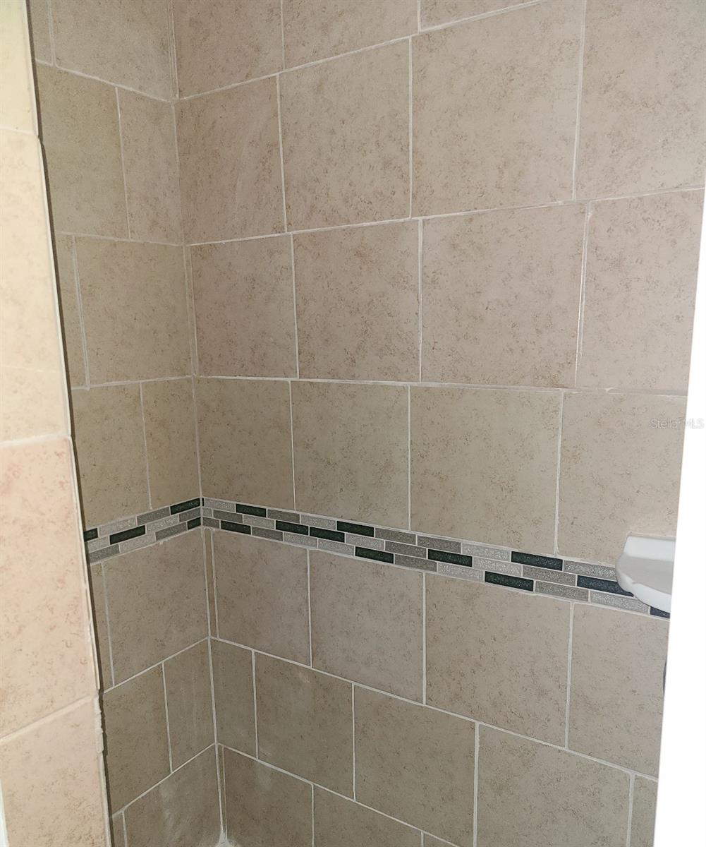 ACORN VILLAGE CONDO PH 05 - Residential