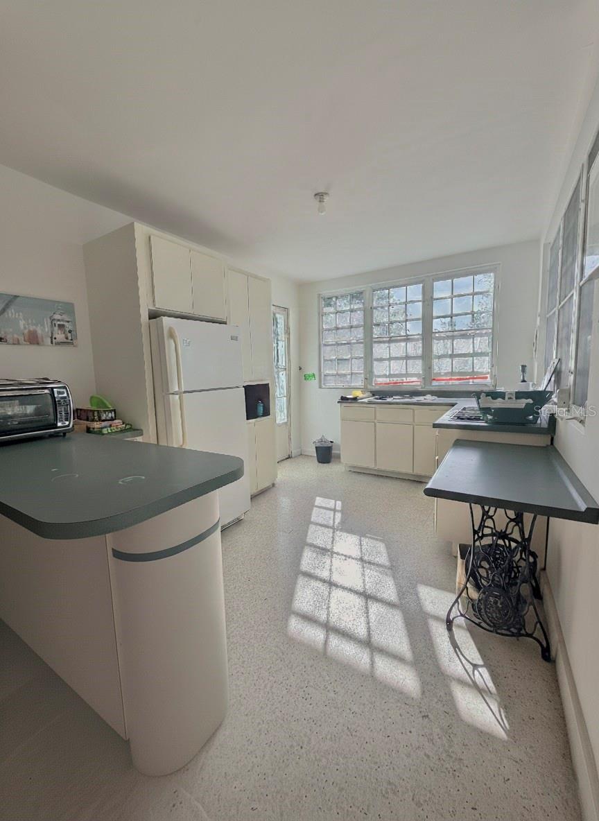 CALETA SALINAS - Residential Income