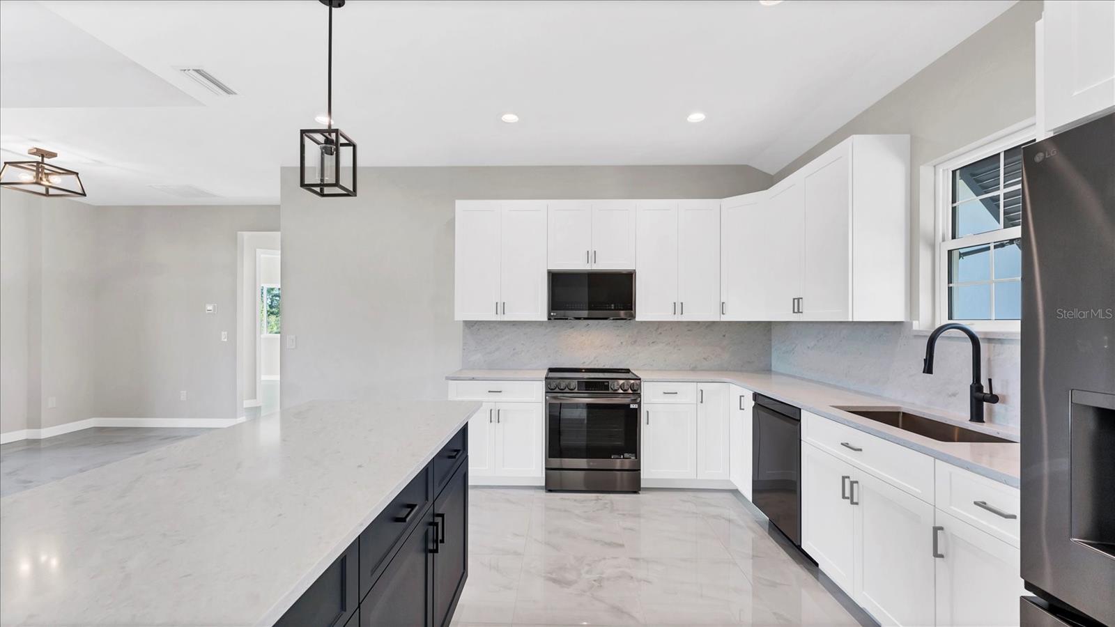 ROTONDA SANDS - Residential