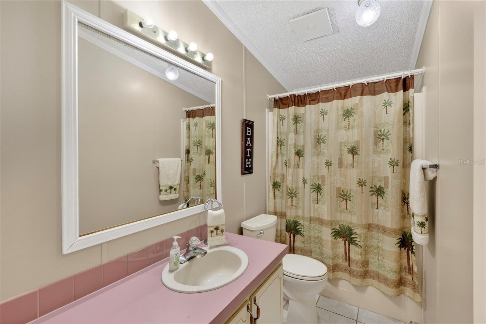 LA CASA MHP CO-OP - Residential