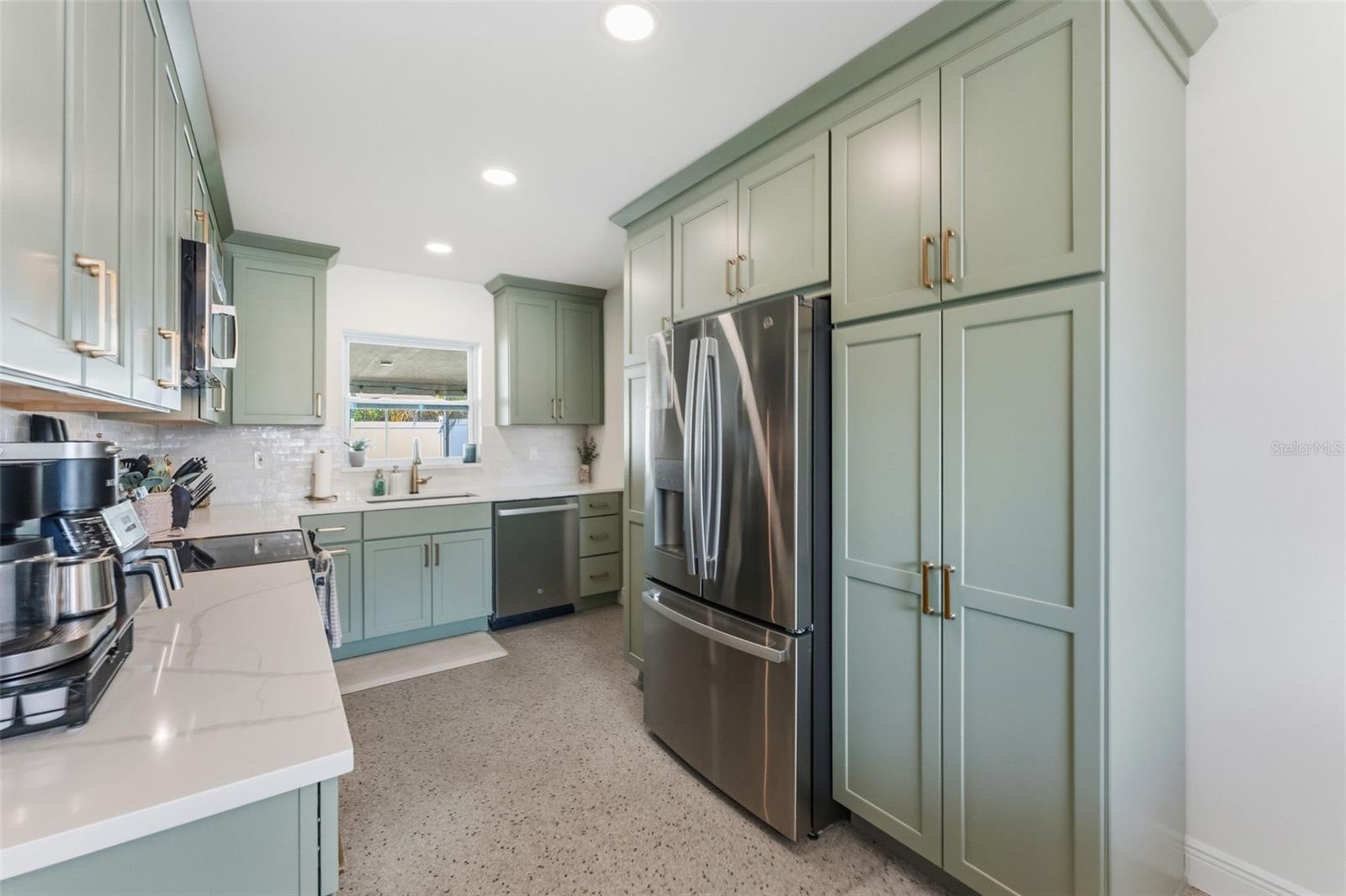 BAY CREST PARK UNIT 10 B - Residential