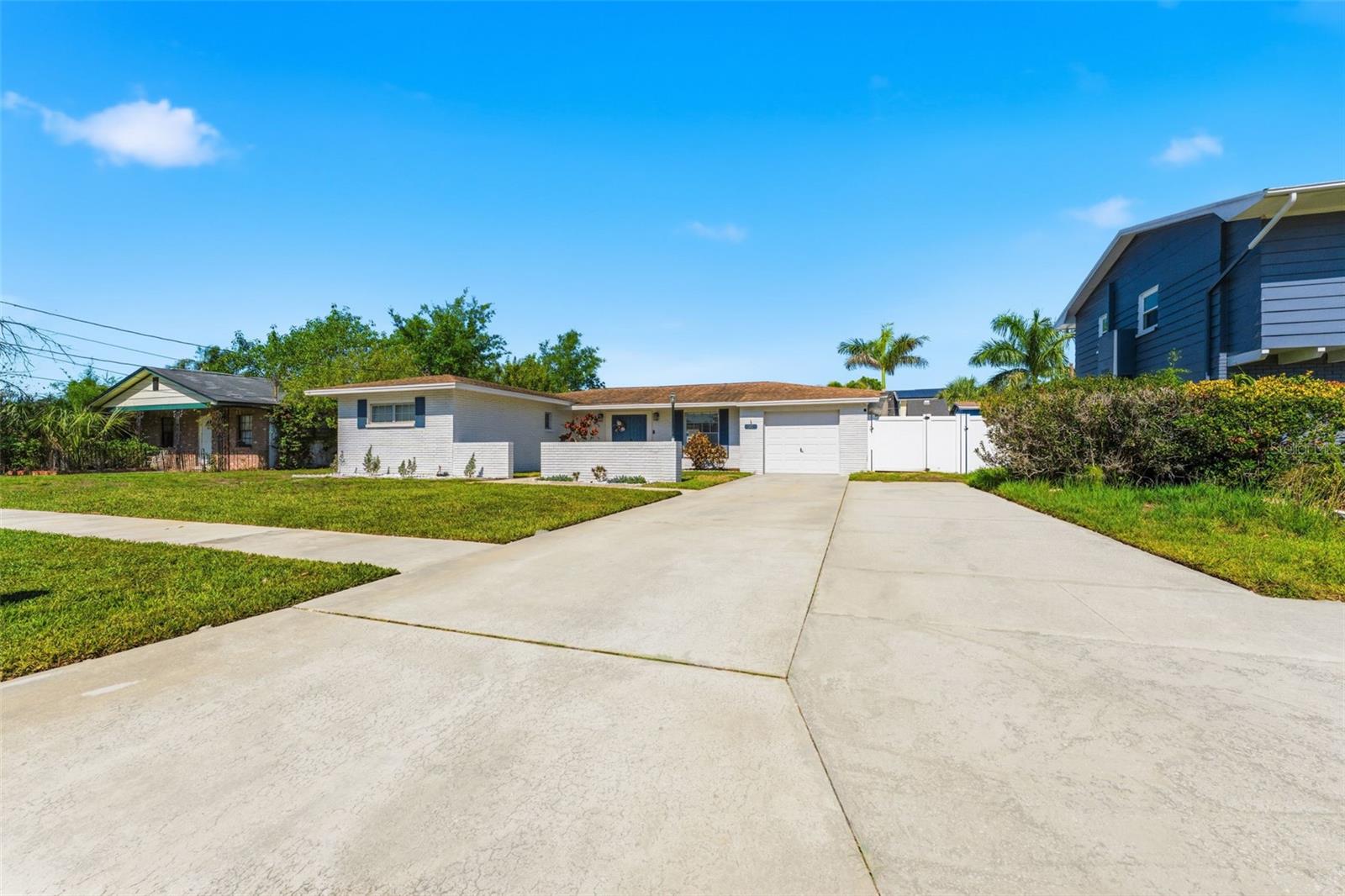 BAY CREST PARK UNIT 10 B - Residential