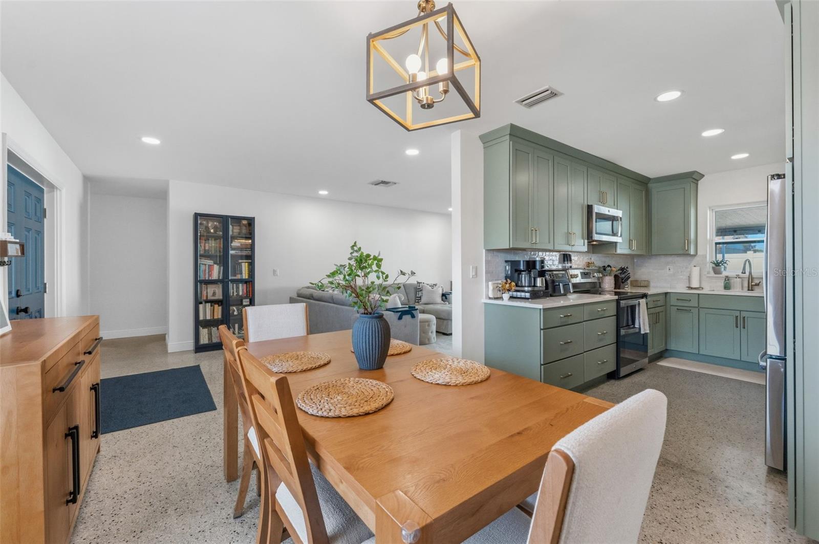 BAY CREST PARK UNIT 10 B - Residential