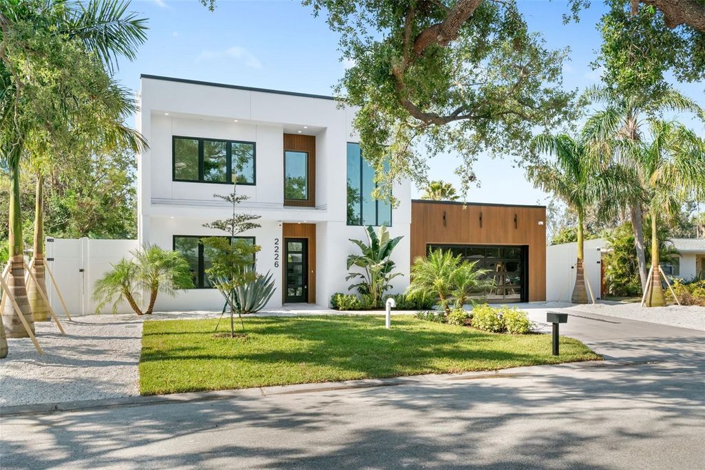 Photo of 2226 Grove Street, Sarasota, FL 34239 (MLS # A4667102)