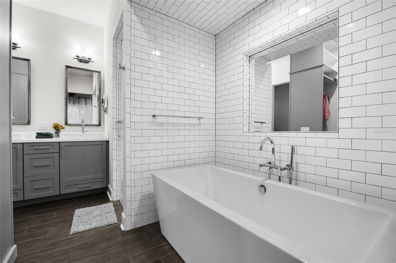 GRASSY LAKE ESTATES - Residential