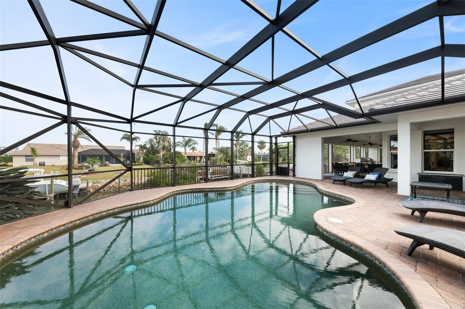 SORRENTO SHORES - Residential