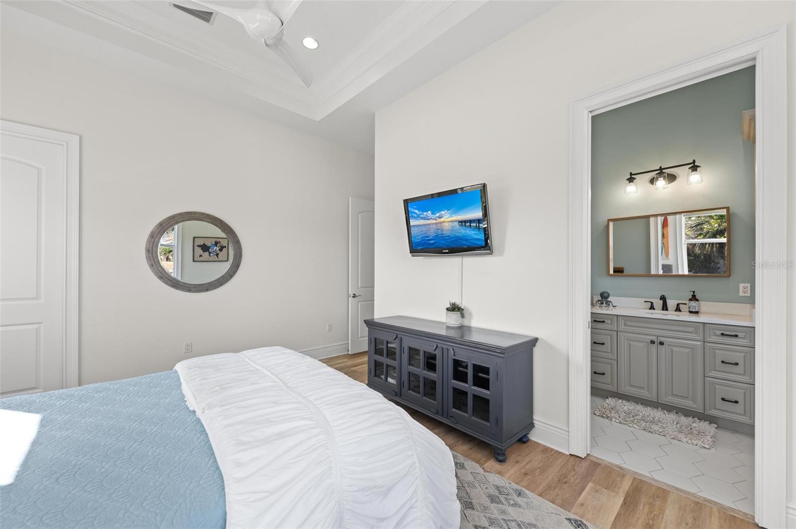 SORRENTO SHORES - Residential