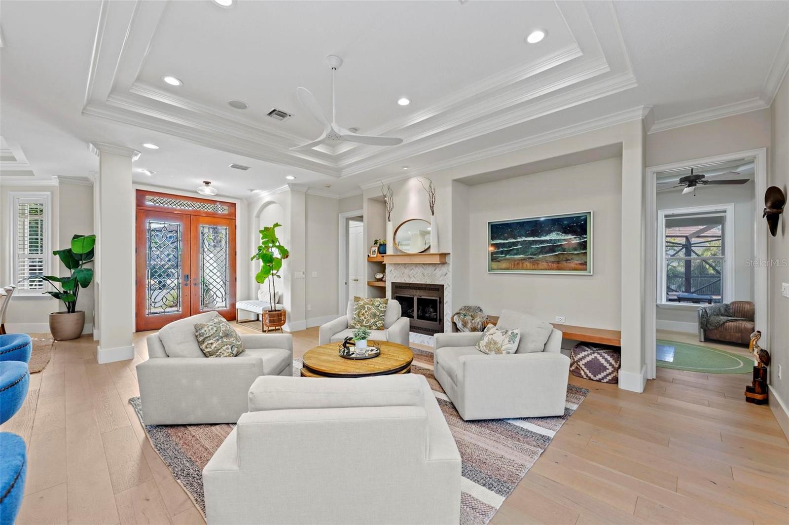 SORRENTO SHORES - Residential