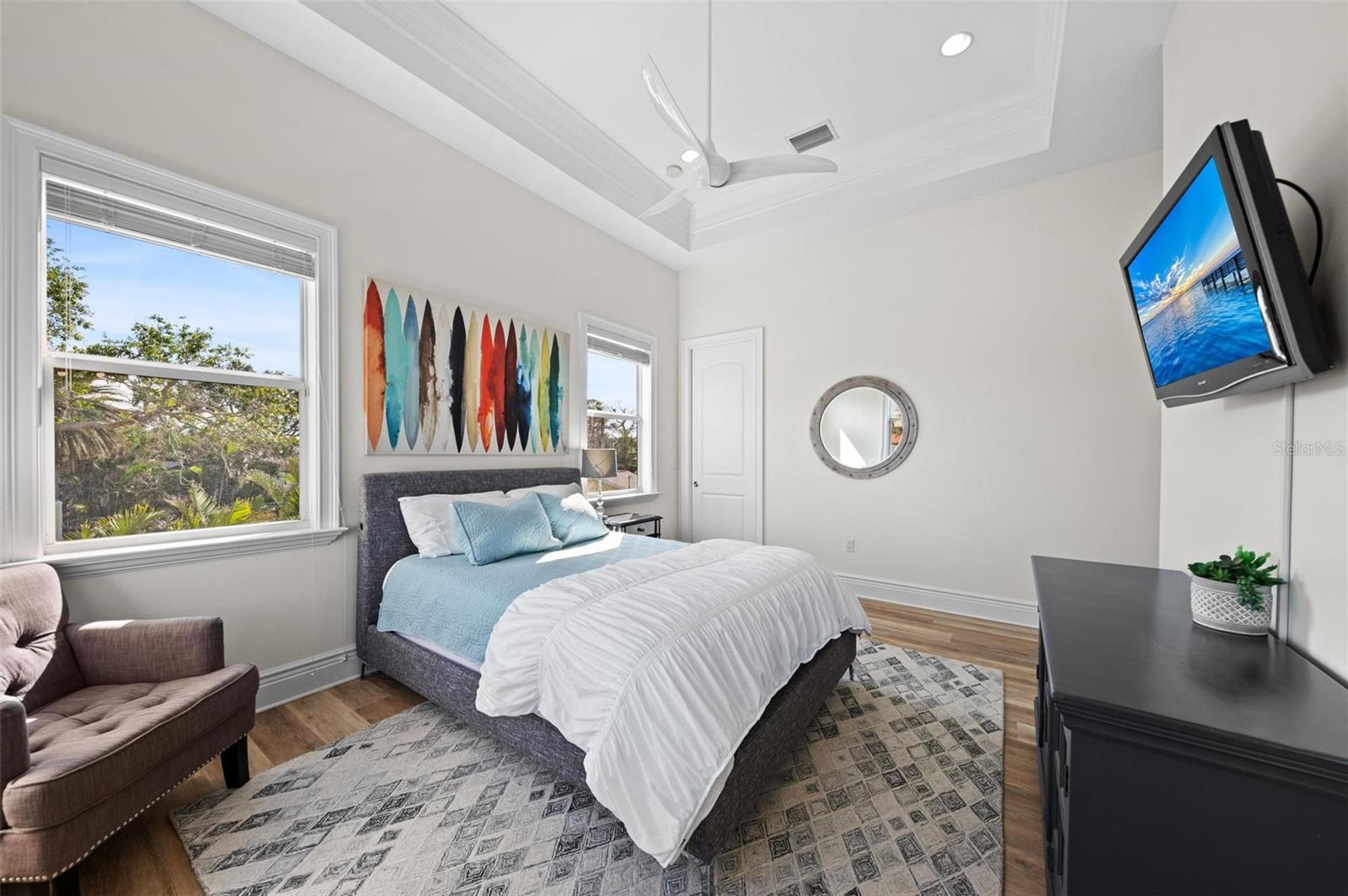 SORRENTO SHORES - Residential