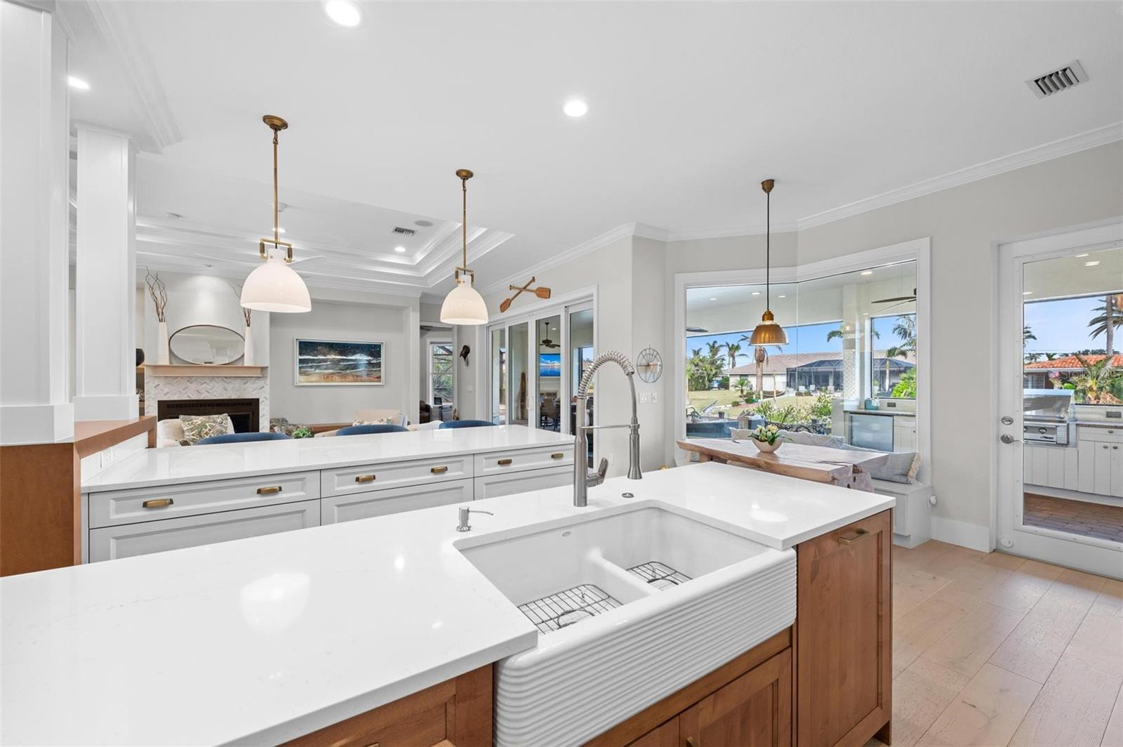 SORRENTO SHORES - Residential