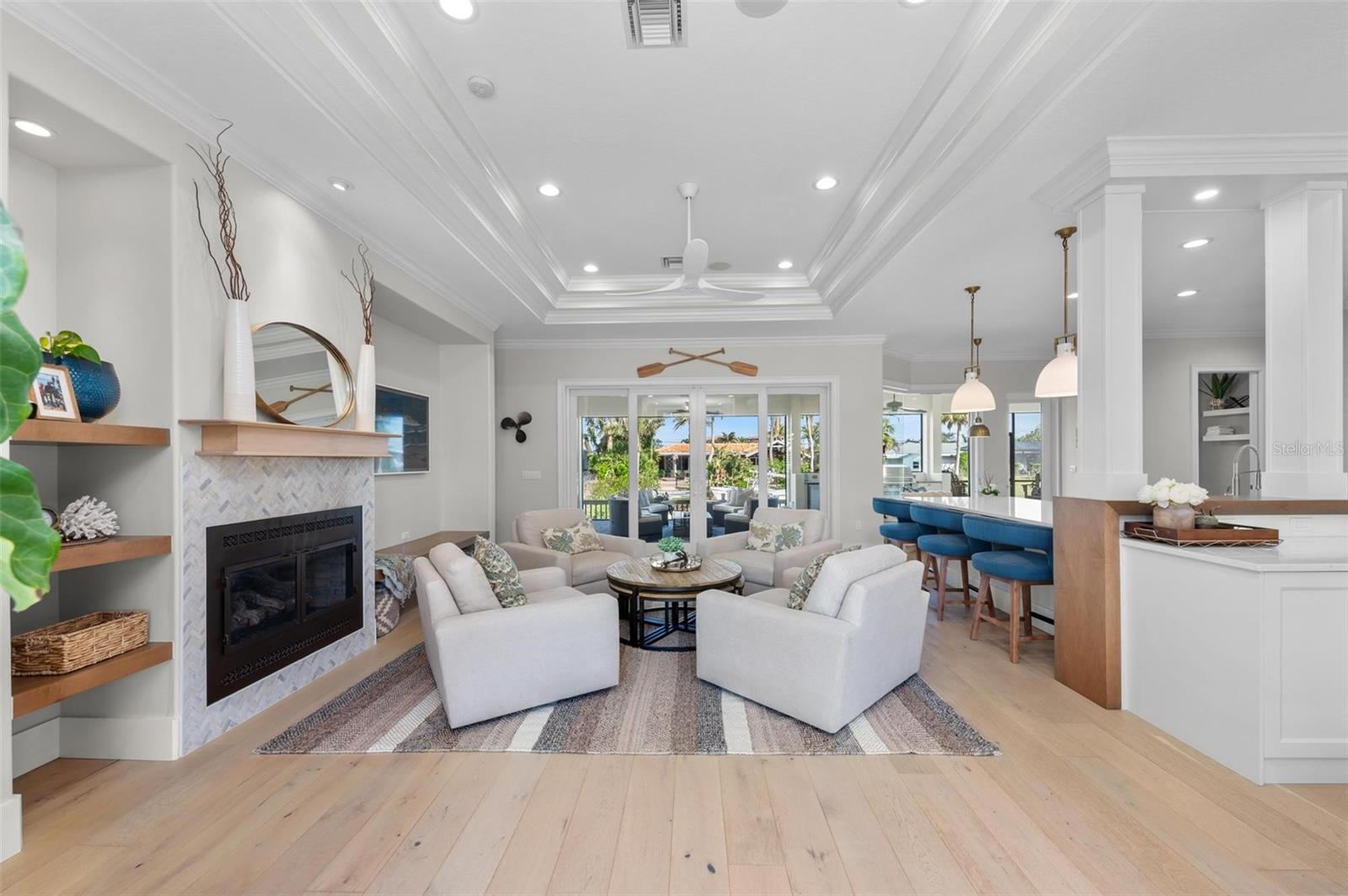 SORRENTO SHORES - Residential