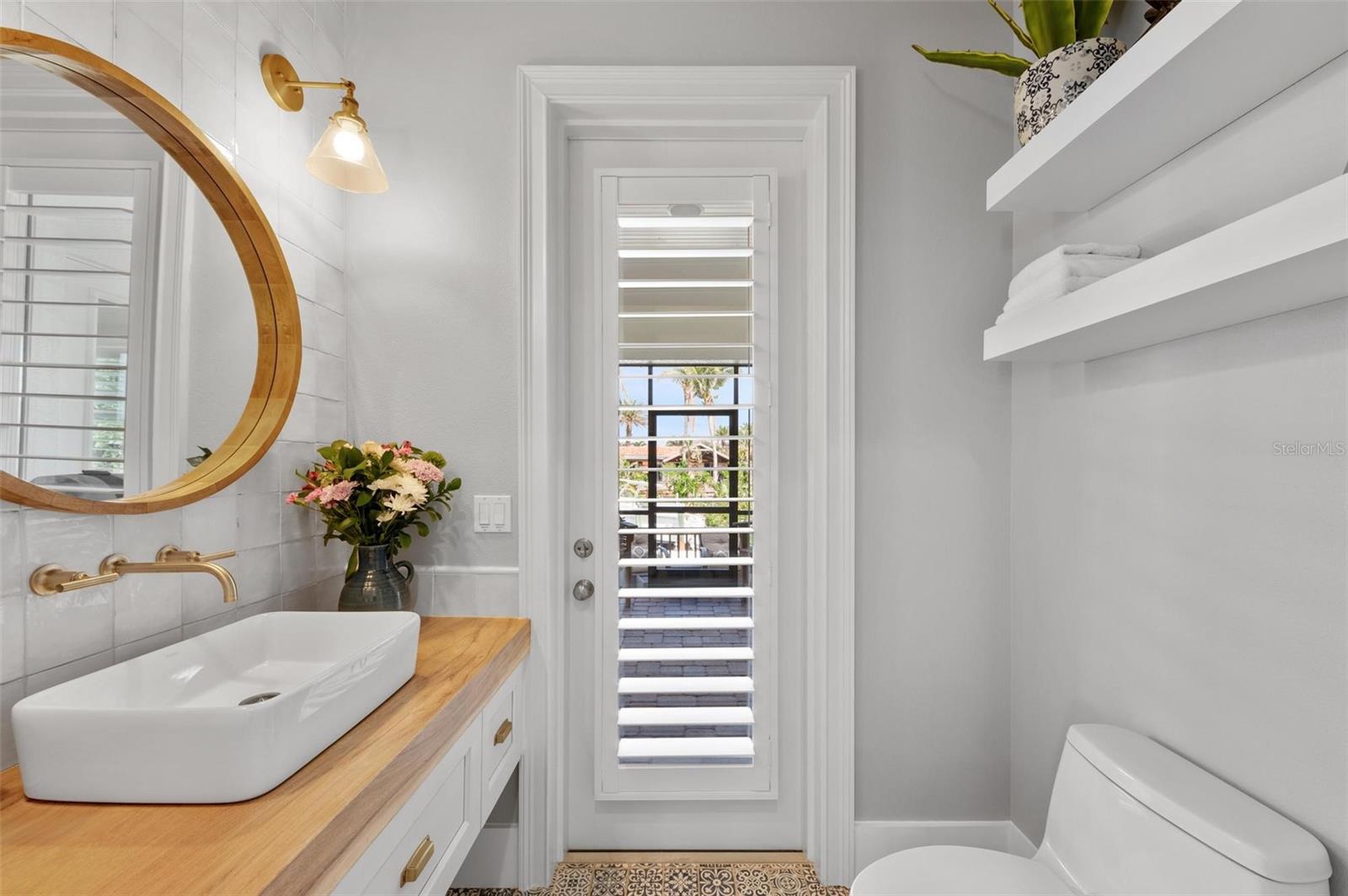 SORRENTO SHORES - Residential