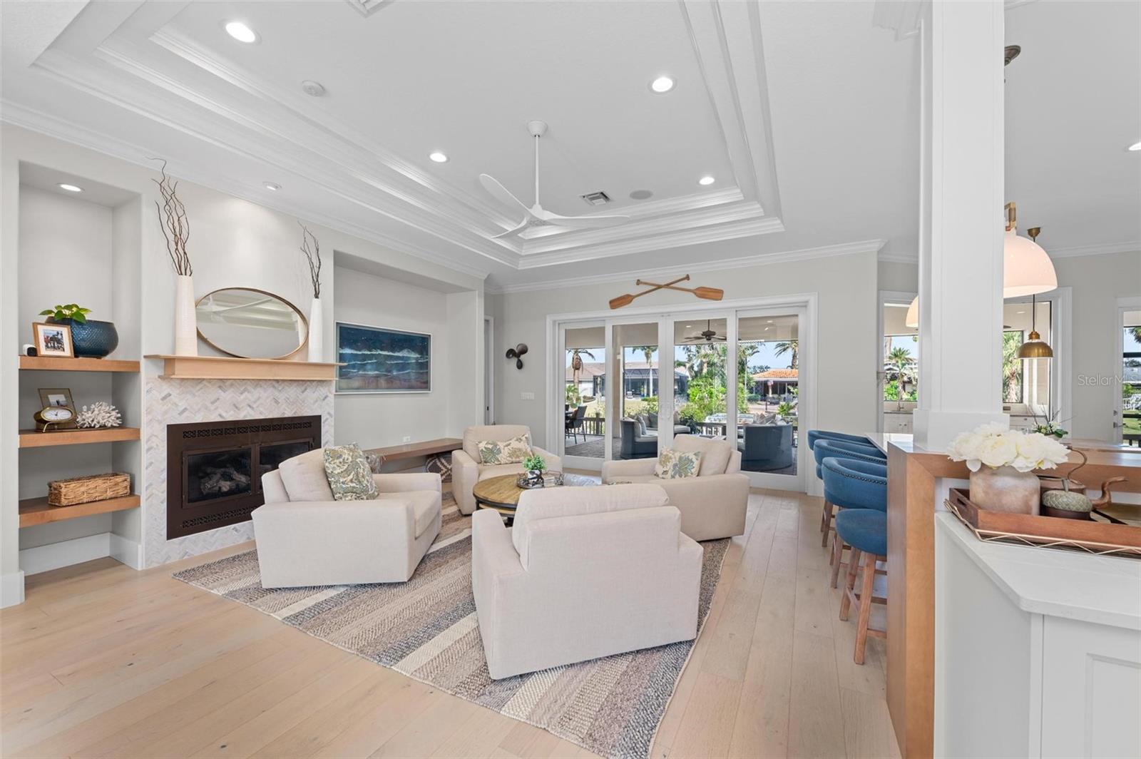 SORRENTO SHORES - Residential