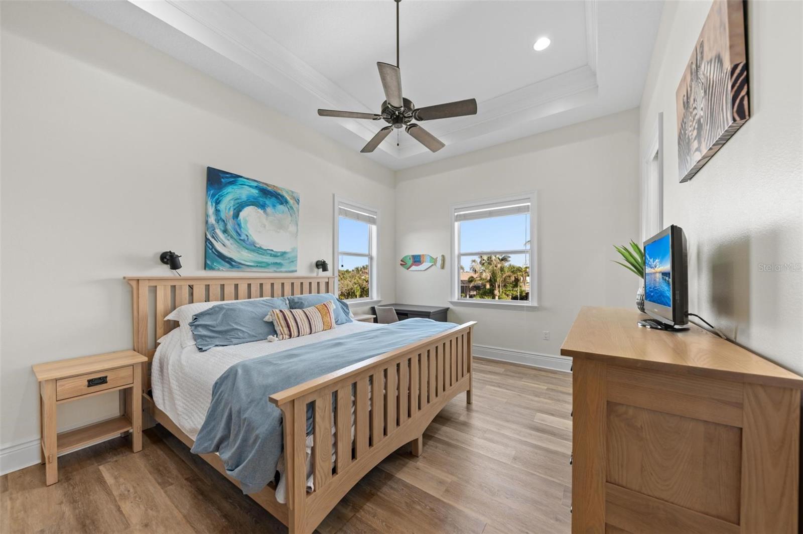 SORRENTO SHORES - Residential