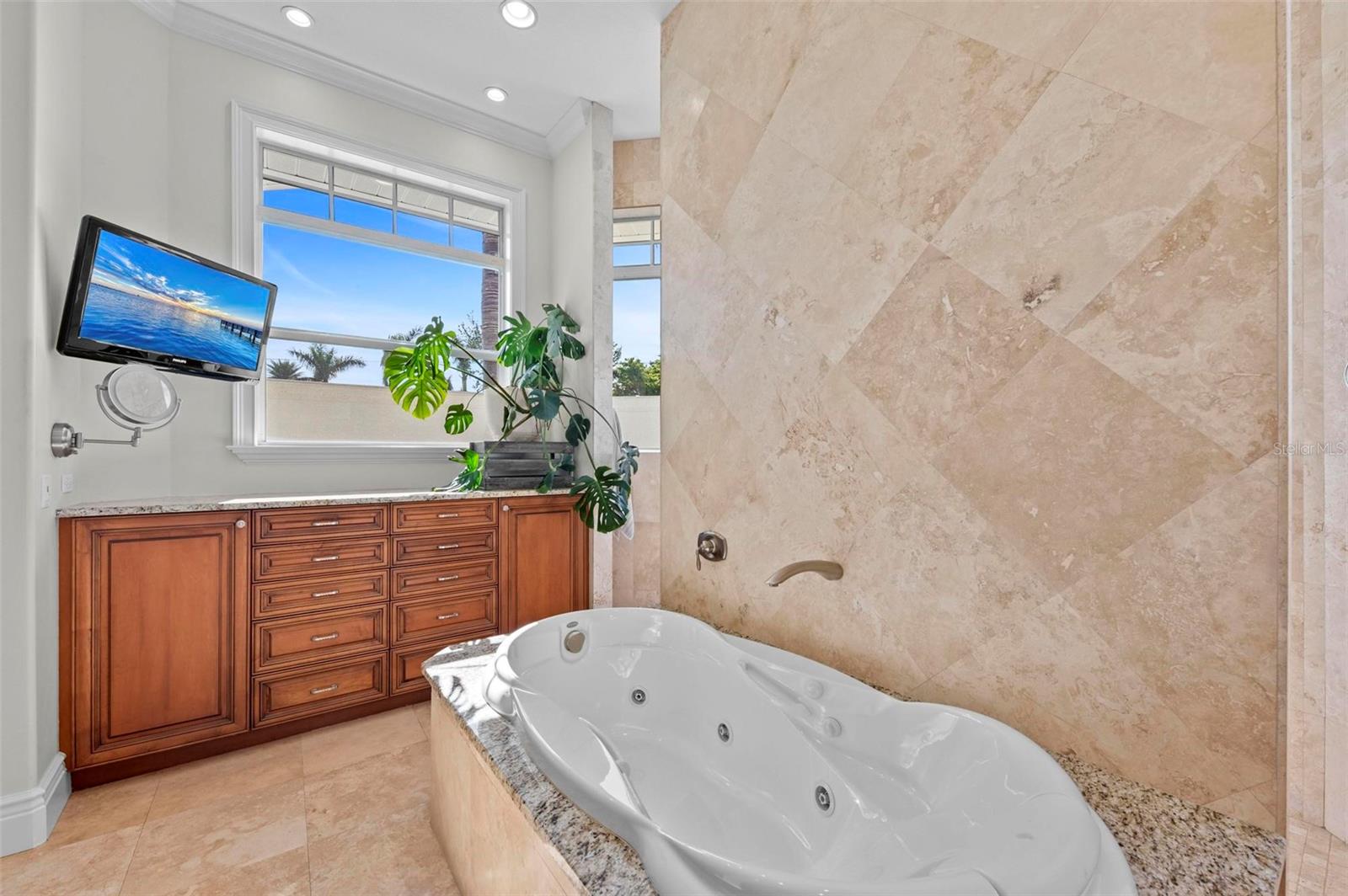 SORRENTO SHORES - Residential