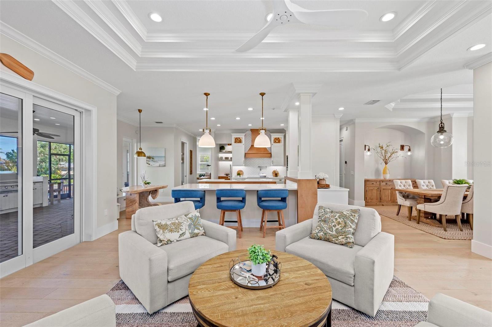 SORRENTO SHORES - Residential