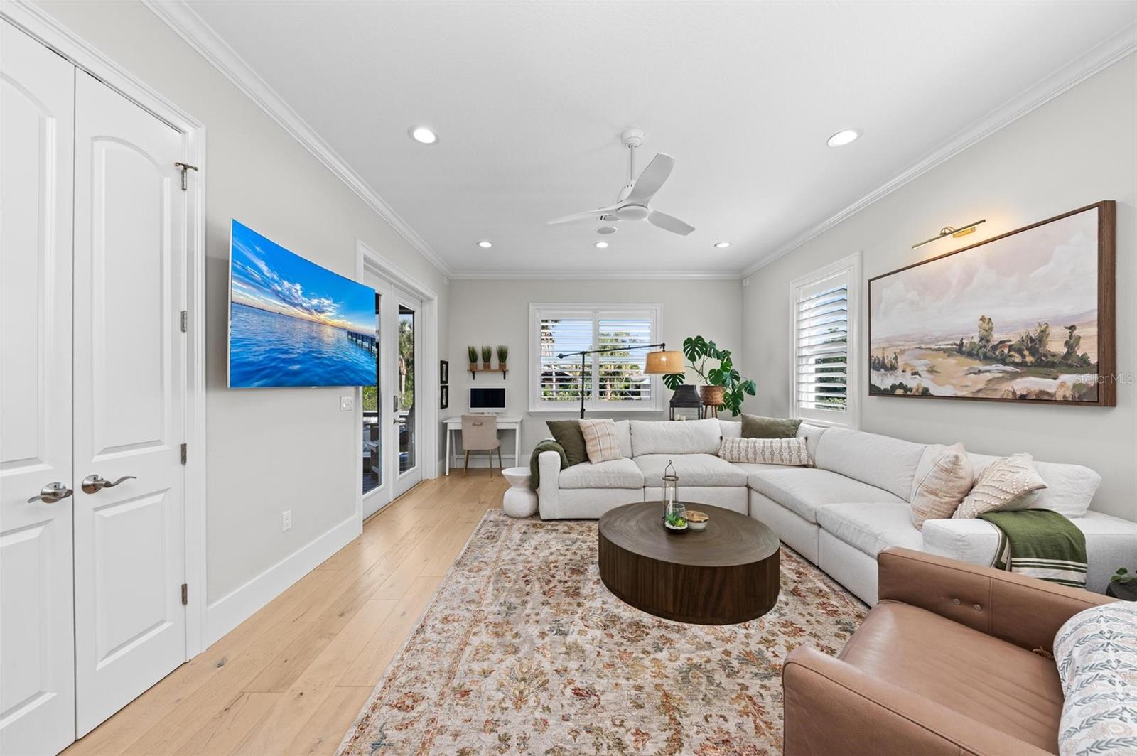 SORRENTO SHORES - Residential