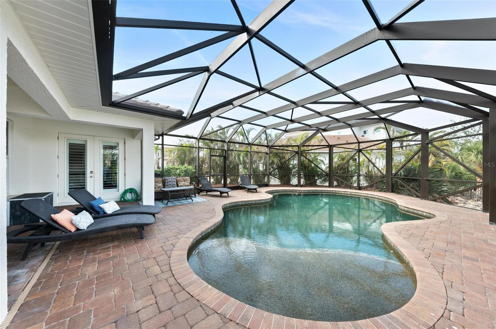 SORRENTO SHORES - Residential