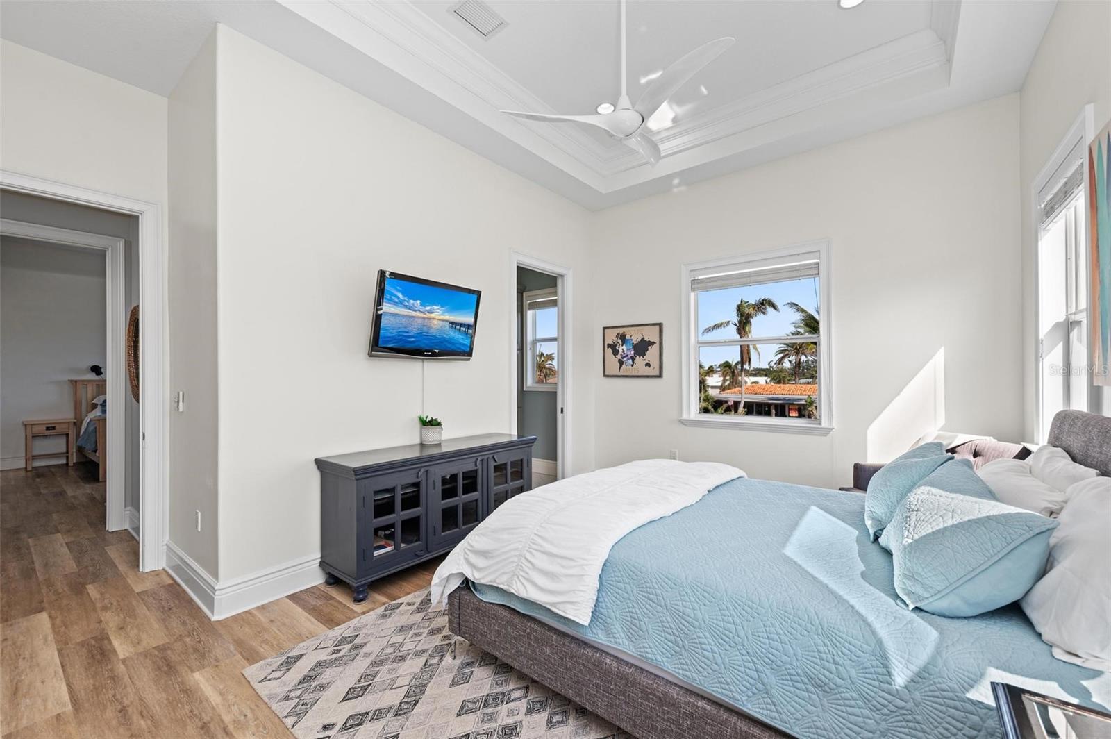 SORRENTO SHORES - Residential