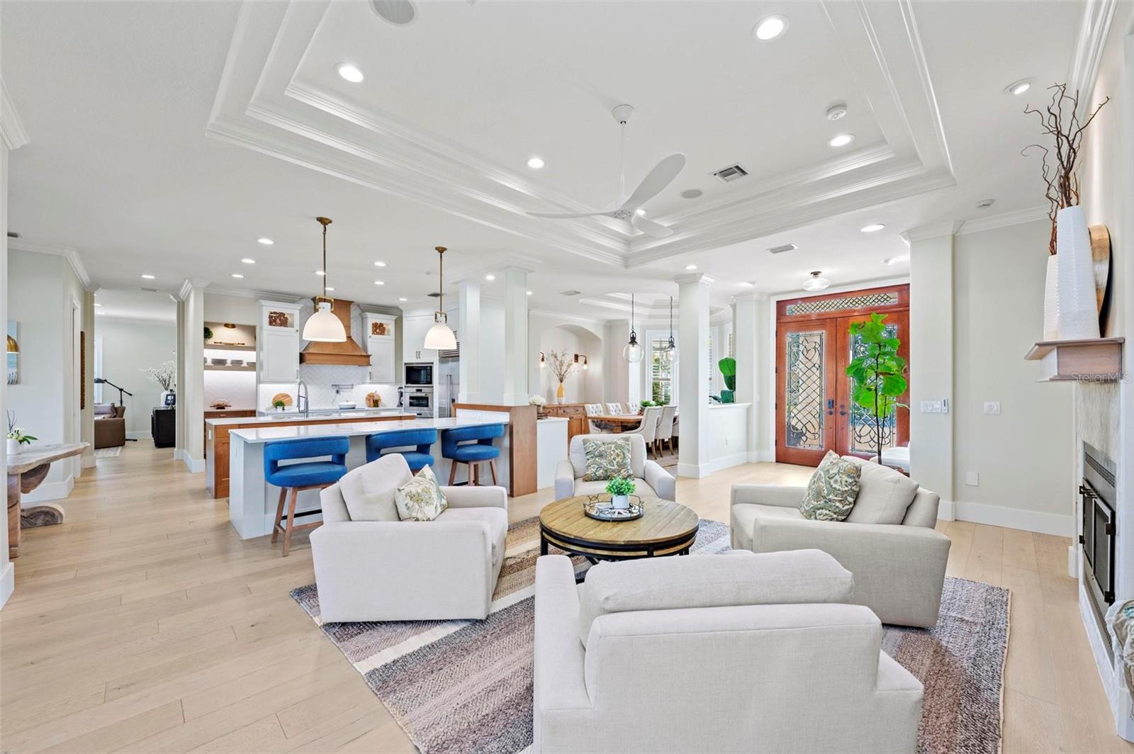 SORRENTO SHORES - Residential