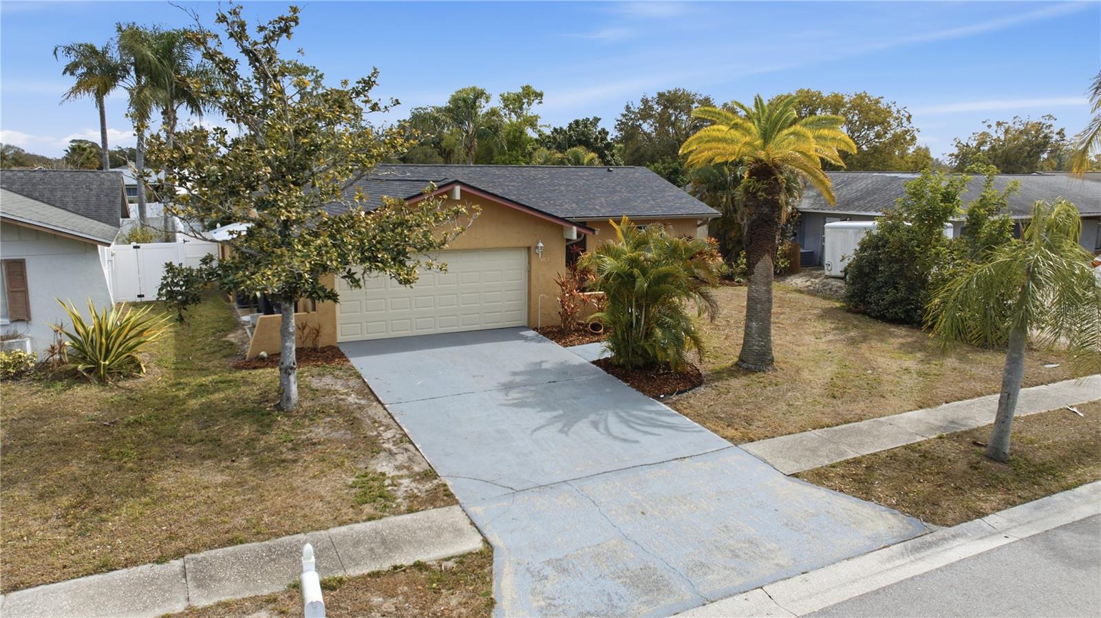 LAKE SARASOTA - Residential